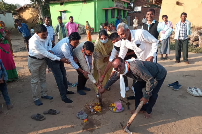 dharsiwan MLA handed over construction works to the residents