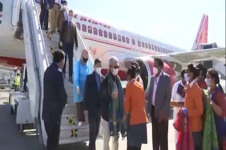 foreign envoys reached Hyderabad  to visit biotech companies  ബയോടെക് കമ്പനികൾ  വിദേശ പ്രതിനിധികൾ ഹൈദരാബാദിലെത്തി  ഭാരത് ബയോടെക്  bharat biotech