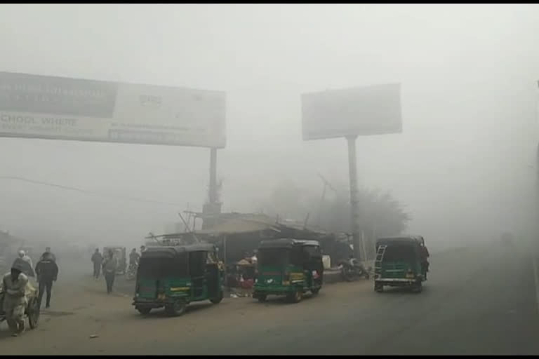 Fog increased with cold in Ghaziabad