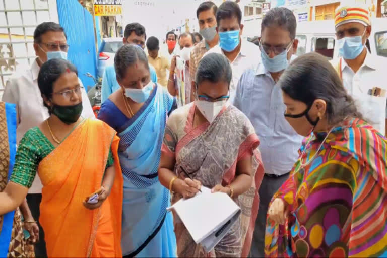 kancheepuram collector inspects new voters form