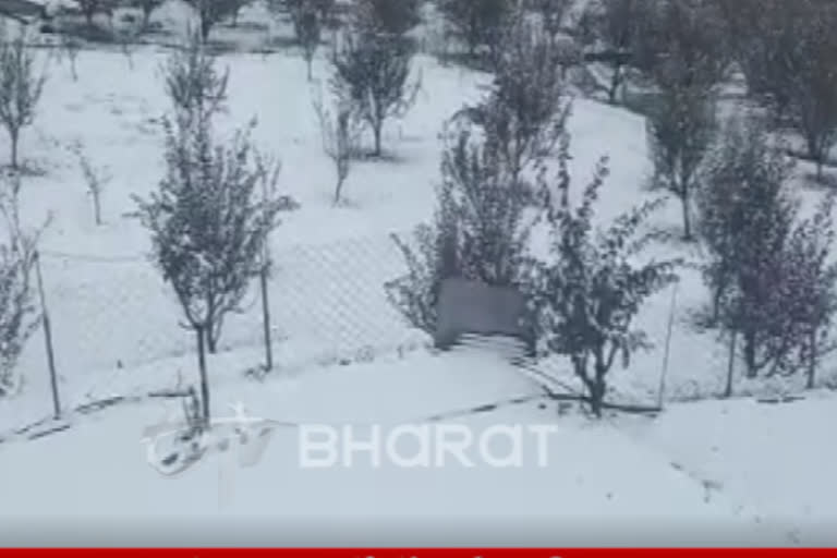 snowfall started in Atal Tunnel Rohtang