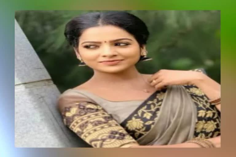 tamil tv actress chitra found dead in hotel