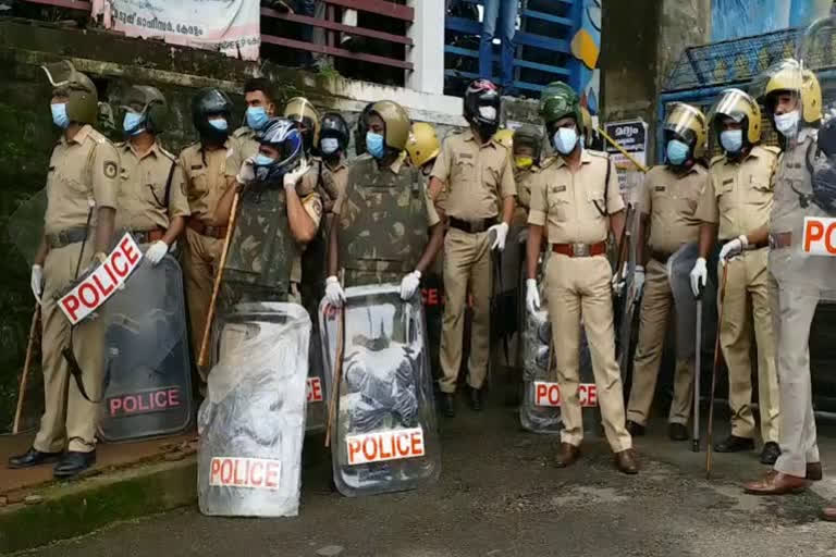 local body elections 2nd phase  local body elections  19,736 police officers provide security  19,736 police officers  സുരക്ഷ ഒരുക്കാൻ 19,736 പൊലീസുകാർ  തദ്ദേശ തെരഞ്ഞെടുപ്പ്  രണ്ടാം ഘട്ടത്തിൽ സുരക്ഷ ഒരുക്കാൻ 19,736 പൊലീസ്