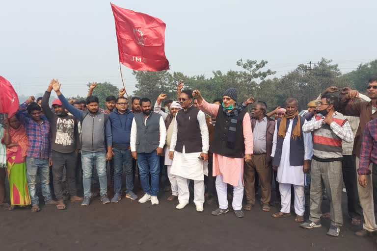 TarSpOtting Company workers on indefinite strike in Dhanbad