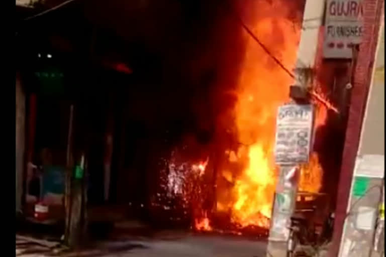 3 LPG cylinders blasted during electrical fire in Kirti Nagar Delhi