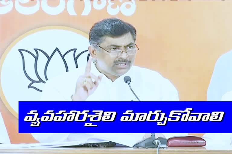 bjp national leader muralidhar rao fire on dgp and hyderabad cp