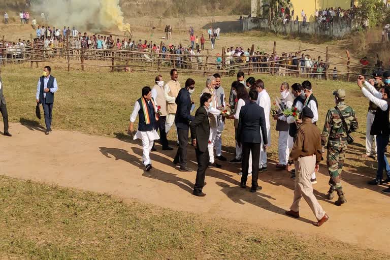 cm-bhupesh-arrives-at-sonakhan-tribute-to-amar-shaheed-veer-narayan-singh