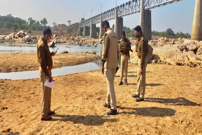 कनहर नदी में तैरता मिला महिला का शव