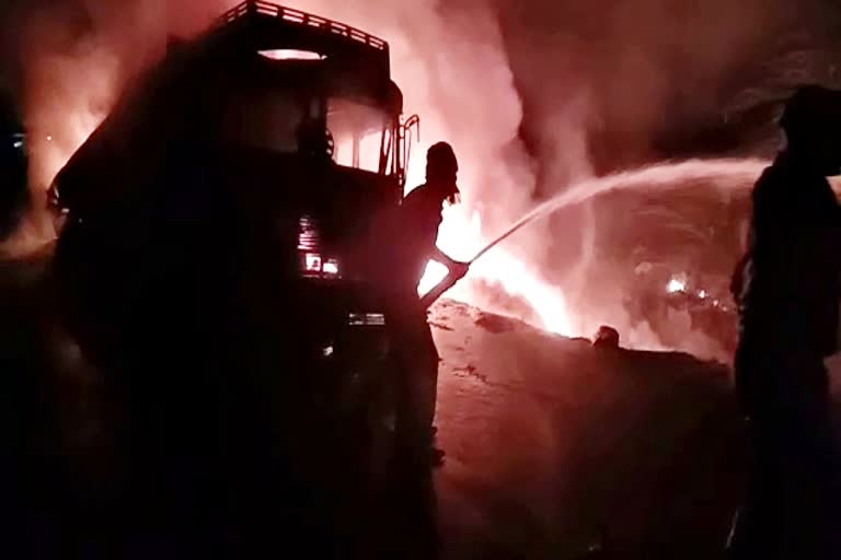 Fire in a moving truck in Ajmer,  Truck fire in Ajmer