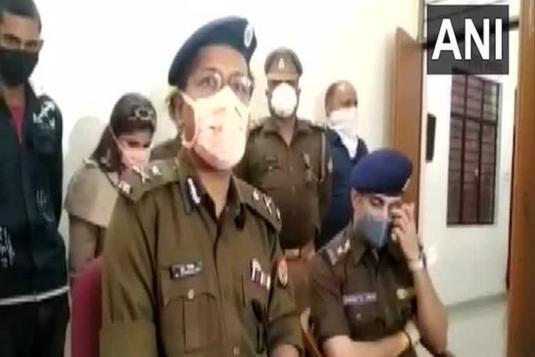 UP: Police busts honey-trap racket  2 held for extorting money from doctor  രണ്ട് പേർ പിടിയിൽ