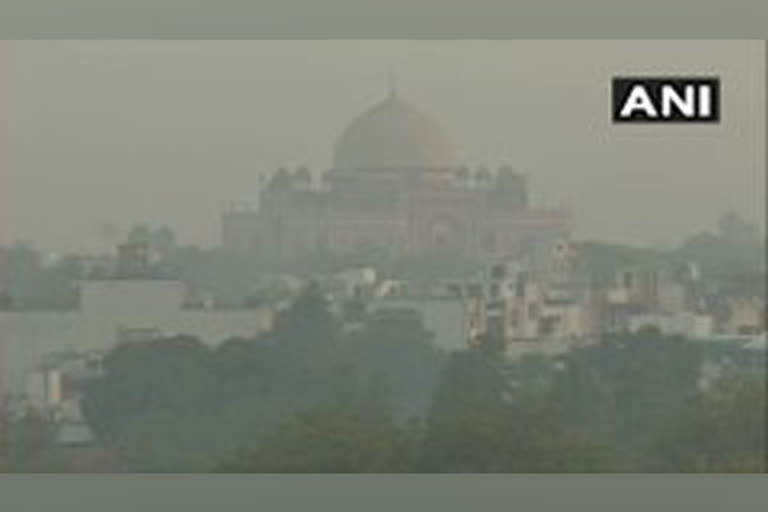 Delhi's air quality remains in 'very poor' category  ഡൽഹിയിലെ വായു ഗുണനിലവാരം 'വളരെ മോശം'  ഡൽഹിയിലെ വായു ഗുണനിലവാരം  വായു ഗുണനിലവാരം  Delhi's air quality