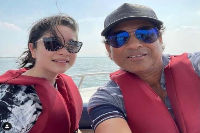 Sachin and daughter Sara Tendulkar lost in Sea interesting post by former Indian skipper