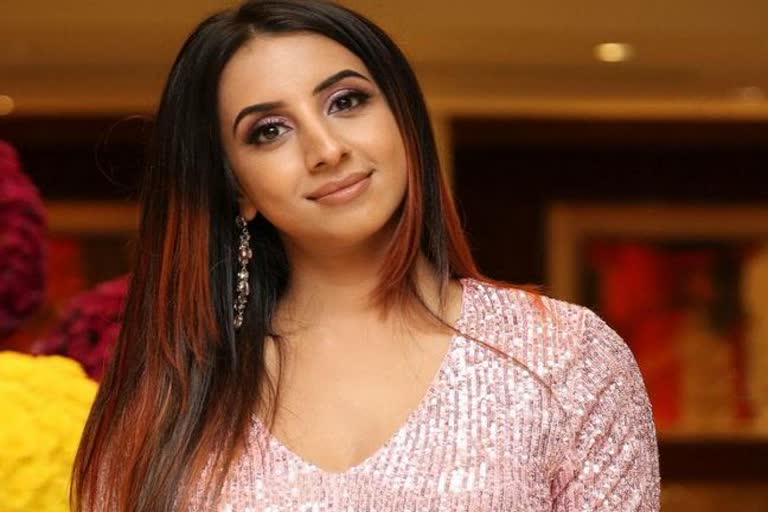 karnataka-drug-case-bail-granted-to-actor-sanjjanaa-galarani-on-medical-grounds