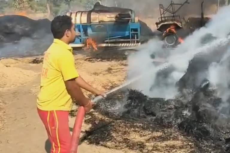 the-tractor-caught-fire-during-the-rice-harvest in kalahandi