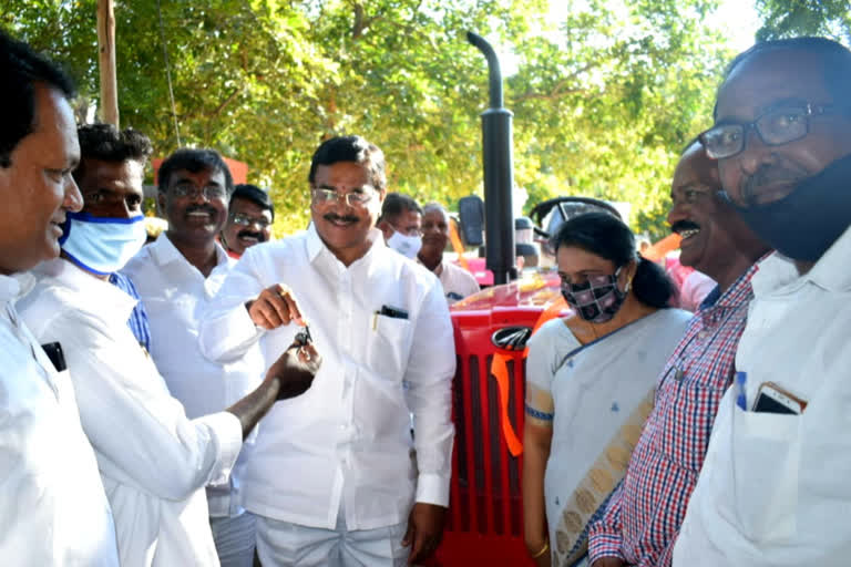 minister niranjan reddy distributed sc corporation units in wanaparthy