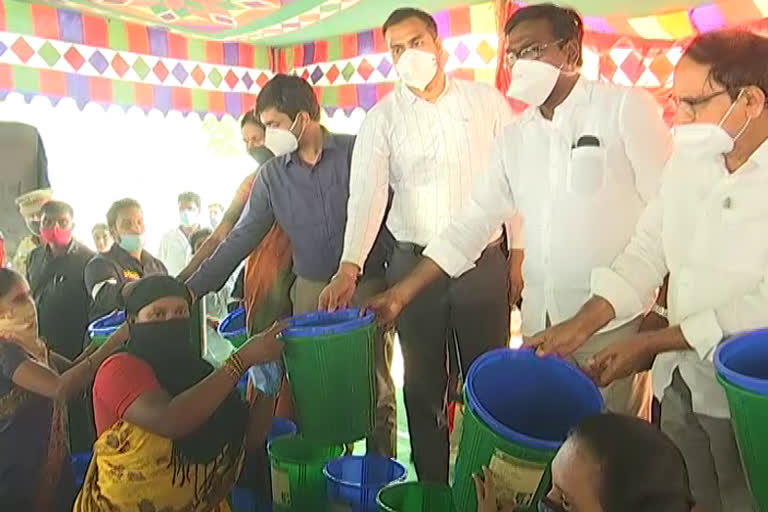 MINISTER PUVVADA AJAY KUMAR DISTRIBUTED GARBAGE BASKETS IN KHAMMAM