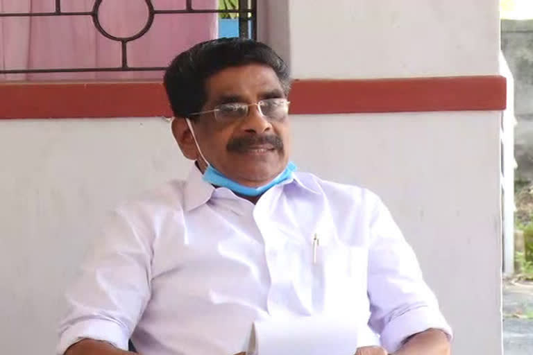 Thiruvananthapuram  DGP Loknath Bahra  KPCC President Mullappally Ramachandran  Gold smuggling case