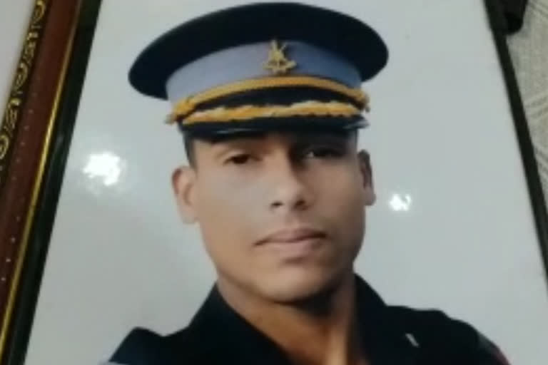 Auto driver's son pass out as Army officer