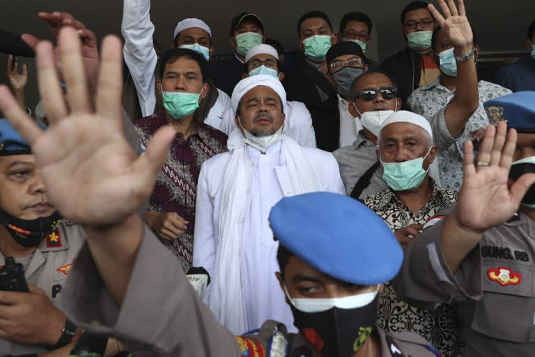 Indonesian cleric turns himself in for Covid-19 violations