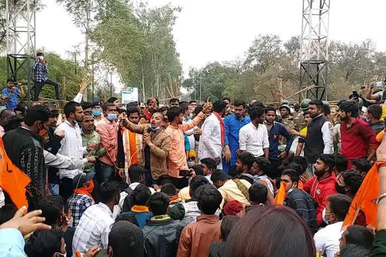 ABVP YOUTH PROTESTED AGAINST -raping-a-tribal-minor-girl-in-kawardha