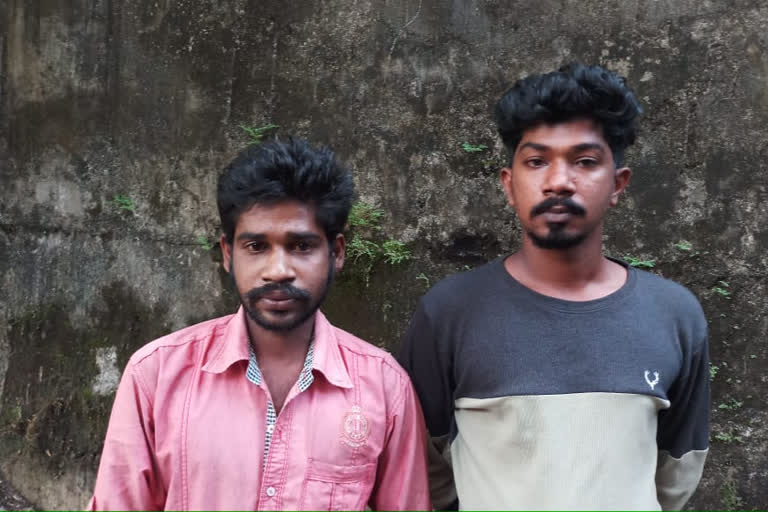 Police arrested culprits bomb case  കാട്ടായിക്കോണം സ്വദേശി ആദർശ്  ശൂരനാട് സ്വദേശി അജിത്ത്  നാടൻ ബോംബ്