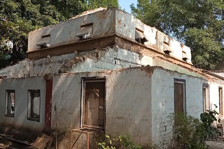 old-kotwali-building-of-british-era-is-being-renovated-in-dhamtari