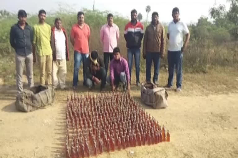 two-arrested-for-smuggling-liquor-from-telangana to AP-in-krishna-districtlz