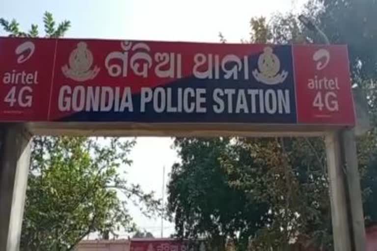 Loot in foreign liquor shop in Dhenkanal