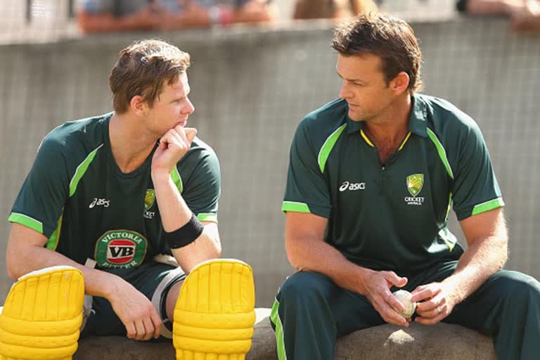 Adam Gilchrist and Steve Smith