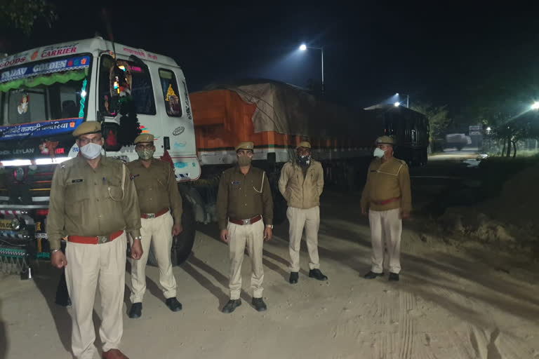 Chittorgarh News,  4 trailers filled with illegal gravel seized