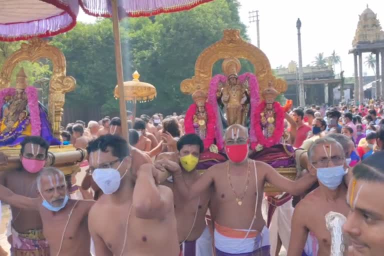 varadaraja perumal rathnaangi seva festival