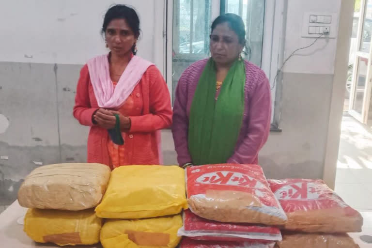 two-women-peddlers-arrested-with-18-kg-ganja-in-telangana