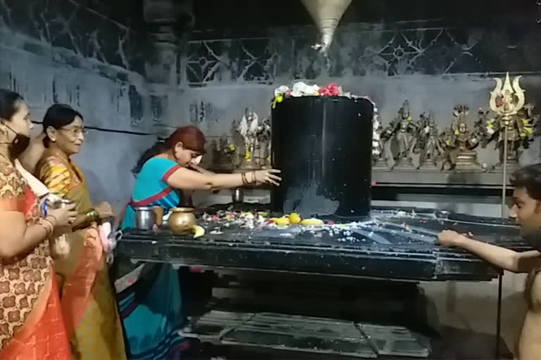 karthika masam special pooja in thousand pillar temple in warangal urban district