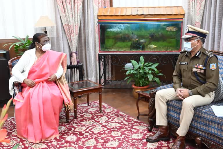 dgp mv rao meet governor draupadi murmu in ranchi