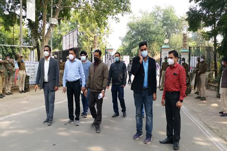 submitted memorandum,आरोपियों की गिरफ्तार की मांग