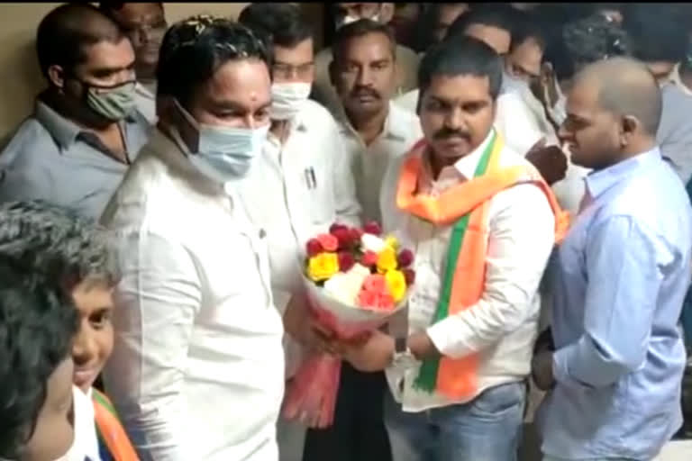 Minister Kishan Reddy visited Srinivas Goud, who lost his contest as a BJP corporator candidate