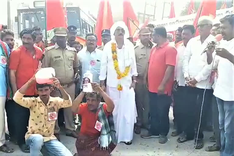 cpi-protest-against-farm-laws-in-paleru-at-khammam-district