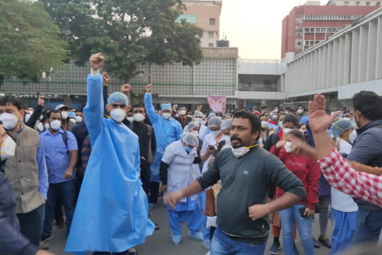 Delhi High Court bans AIIMS nursing staff strike