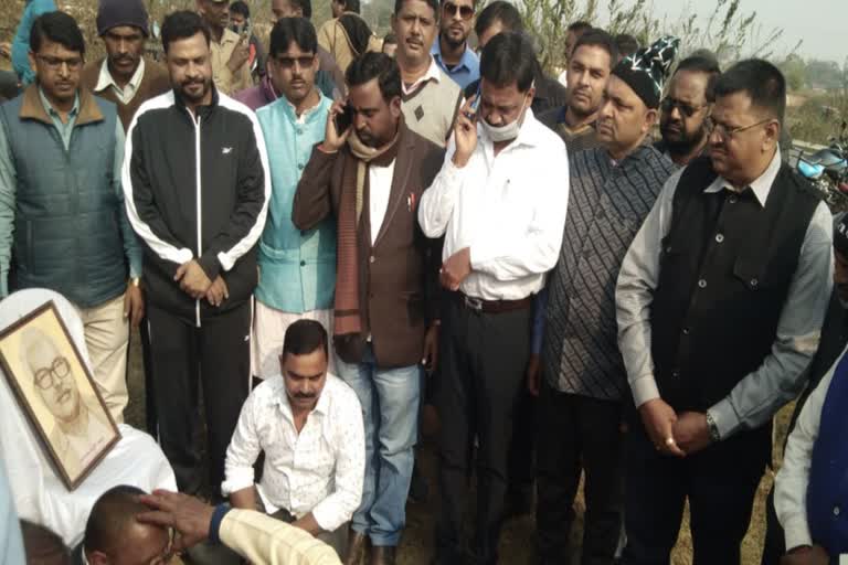 statue-unveiled-at-jannayak-karpoori-thakur-chowk-in-giridih