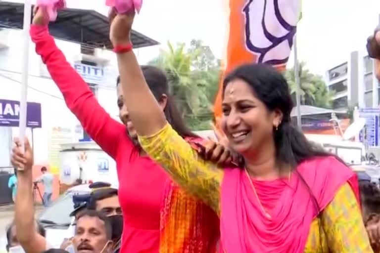 Kerala: BJP workers celebrate in Thiruvananthapuram