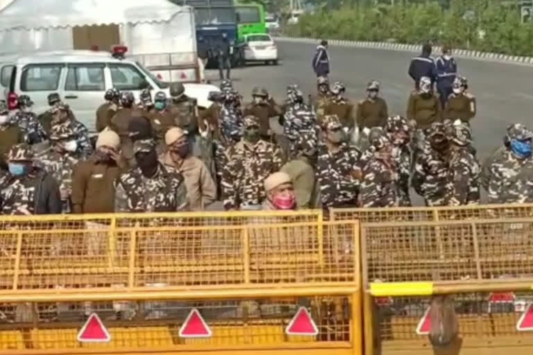 Noida scream border