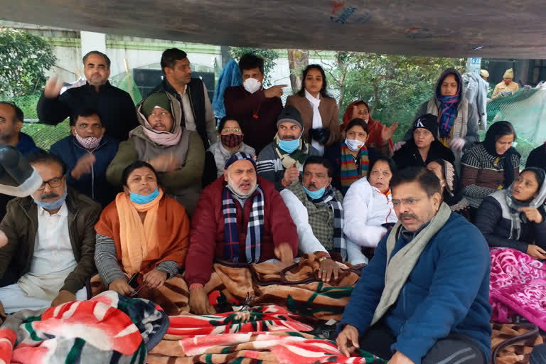 Delhi's three mayors and BJP councilors protest for 10 days in the bitter cold