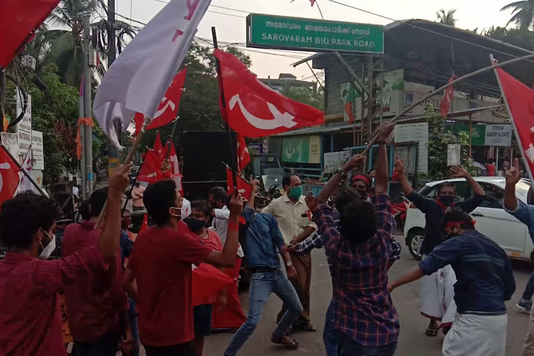 ഗ്രാമപഞ്ചായത്ത്  കോഴിക്കോട് എൽഡിഎഫ് നിലനിർത്തി  കൊടുവള്ളിയിൽ കാരാട്ട് ഫൈസൽ  എല്‍ഡിഎഫിന് മികച്ച ഭൂരിപക്ഷം  ത്രിതല പഞ്ചായത്തിലെ തെരഞ്ഞെടുപ്പ്  LDF wins Kozhikode local body elections  Kozhikode local body elections  local body elections kozhikode