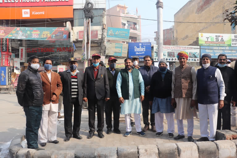 Ex-servicemen paid tribute to the martyrs on Victory Day in delhi