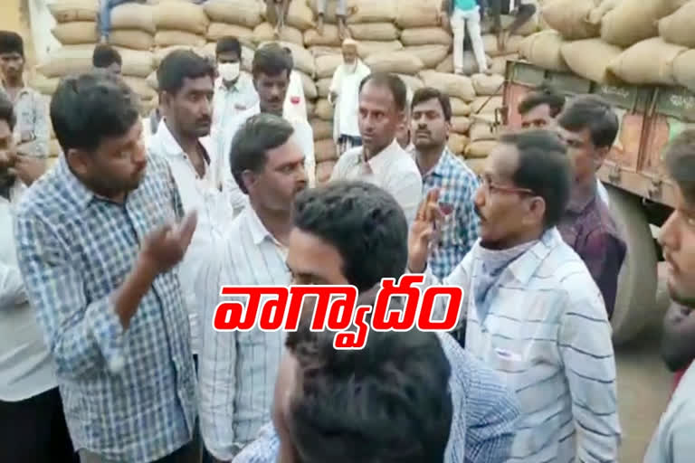 farmers-protest-at-maize-purchase-center-at-parigi