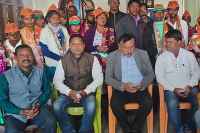 congress member joined in bjp in presence of minister jogen mohan at mahmora