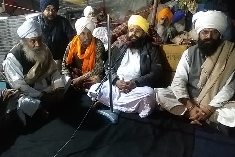 bhajan kirtan at Singhu border