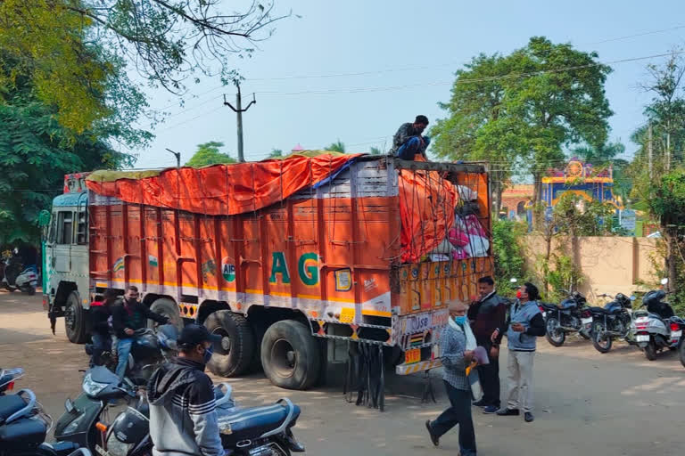 આંકલાવ મામલતદાર દ્વારા સરકારી અનાજનું કૌભાંડ ઝડપાયુ,