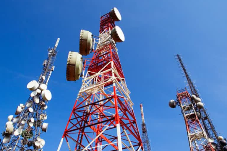 Spectrum auction bids likely to be in range of Rs 30-60K cr