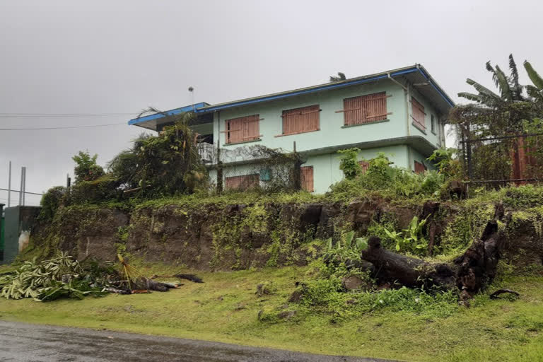 Fiji cyclone kills at least 2, destroys dozens of homes